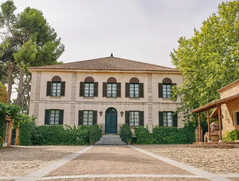 Palacio del Negralejo and its courtyard