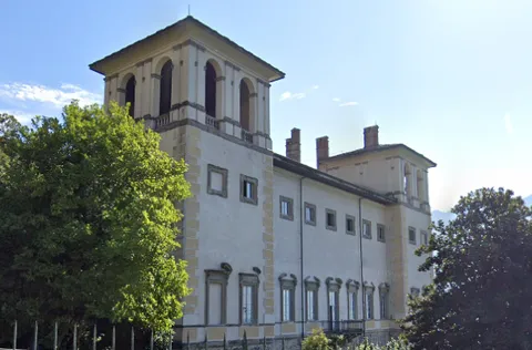 Palazzo Gallio façade and tower in Gravedona